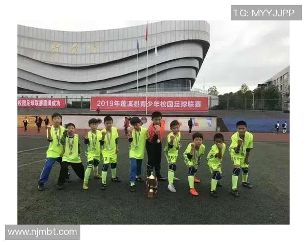 重庆足球培训助力青少年成长打造足球梦想新天地 重庆足球培训助力青少年成长打造足球梦想新天地